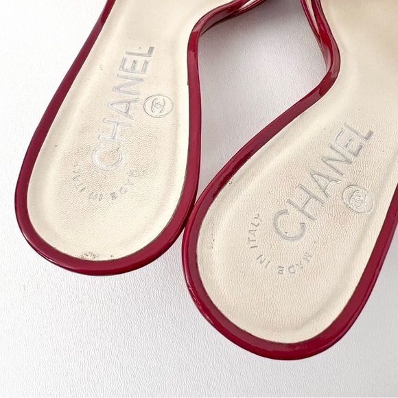 CHANEL || Red Patent Leather Silver CC Logo Kitten Heel Mule EU 36 - Picture 9 of 15